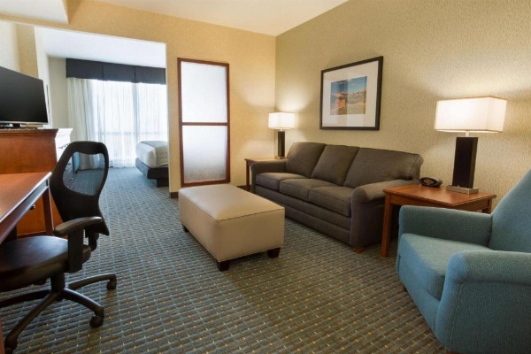 Drury Inn & Suites Colorado Springs Near the Air Force Academy image 16
